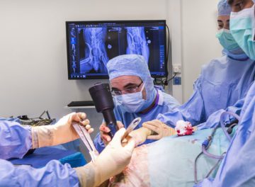 Advanced orthopaedic and neurosurgery interns in surgery with Professor Noel Fitzpatrick