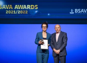 EBVS® European Specialist Sarah Girling collecting BSAVA Award